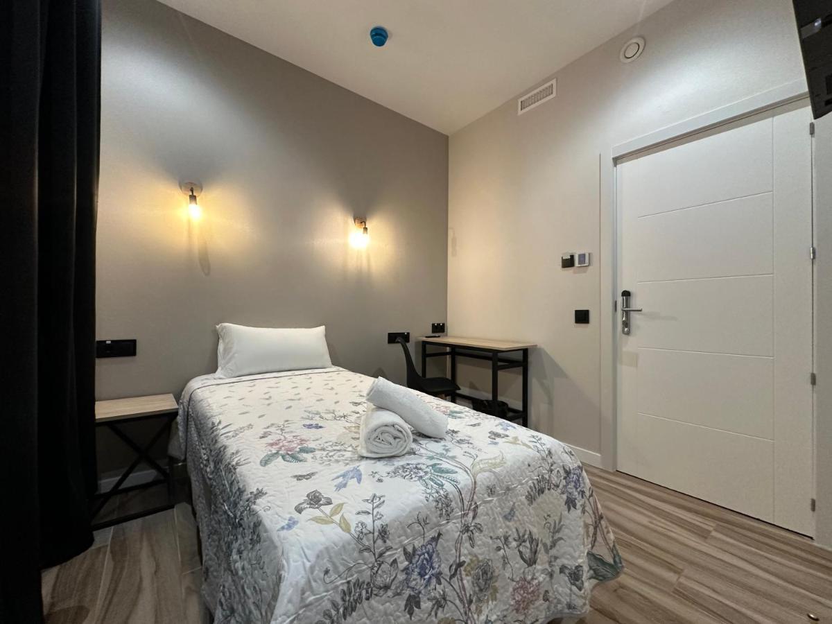 Cc Opera Suites Madrid Buitenkant foto