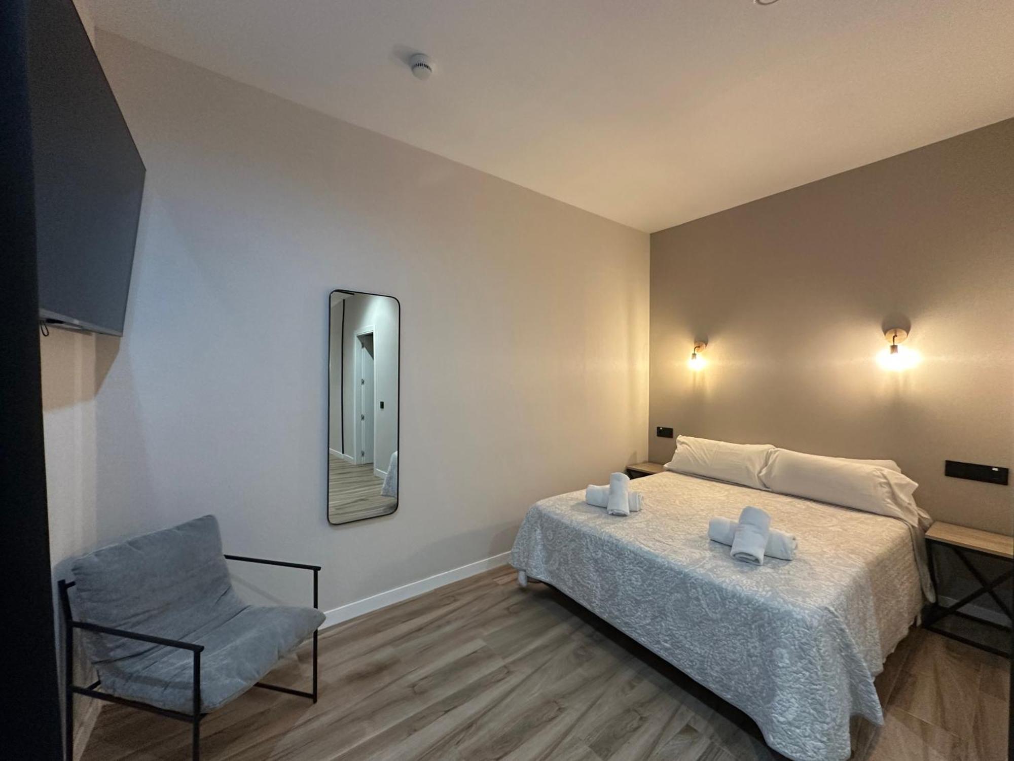 Cc Opera Suites Madrid Buitenkant foto