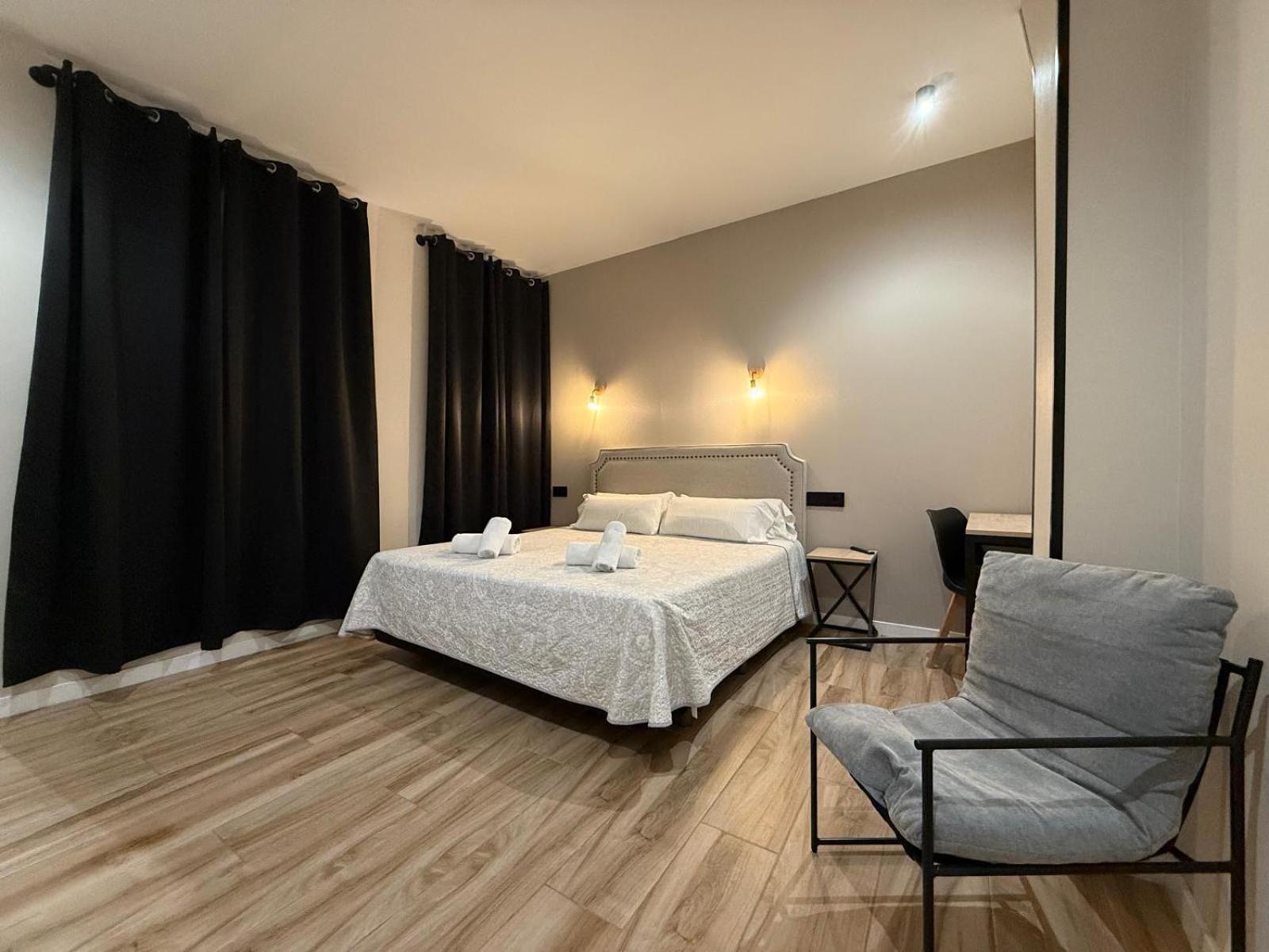 Cc Opera Suites Madrid Buitenkant foto